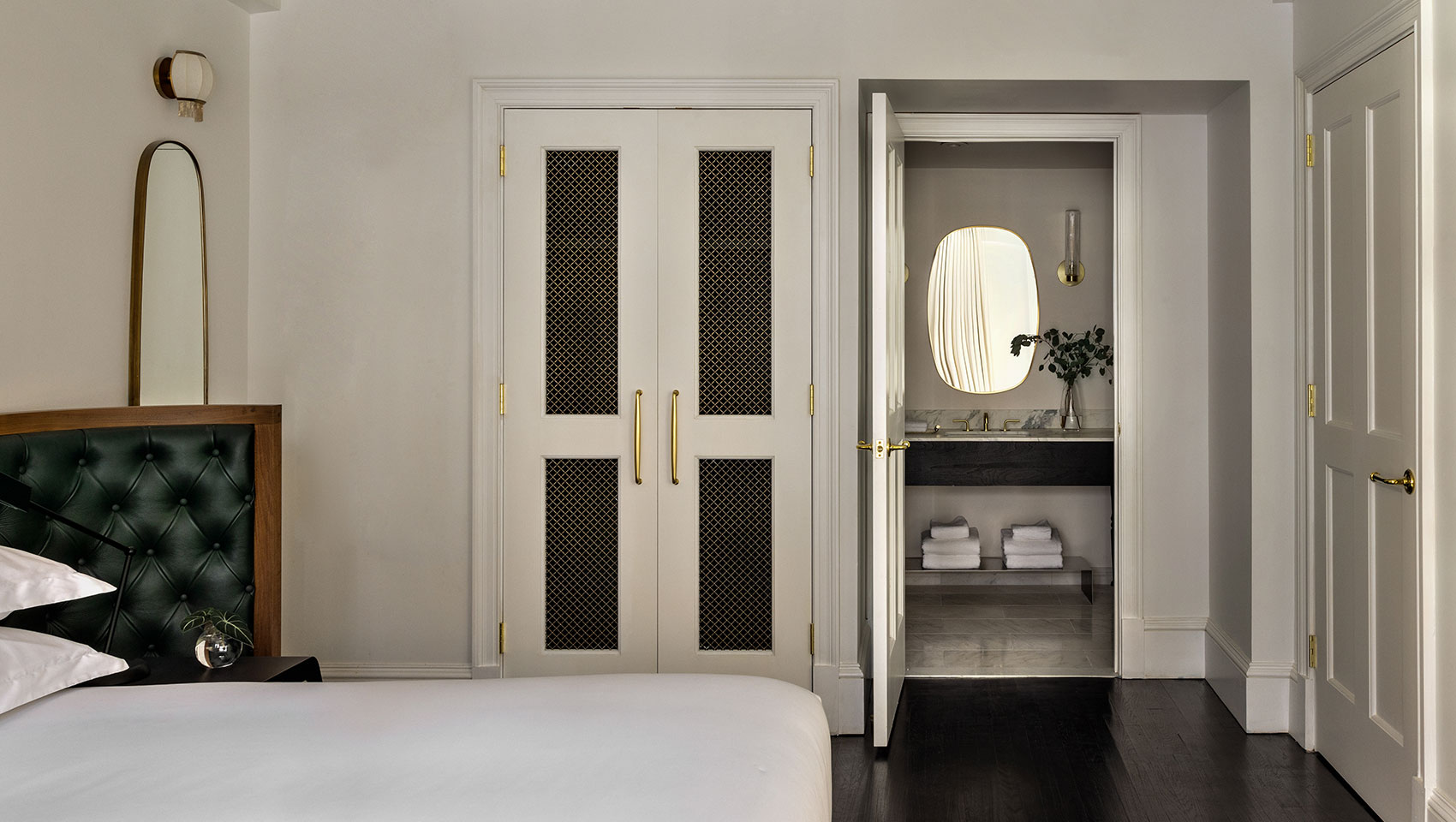 Suite Bedroom Details